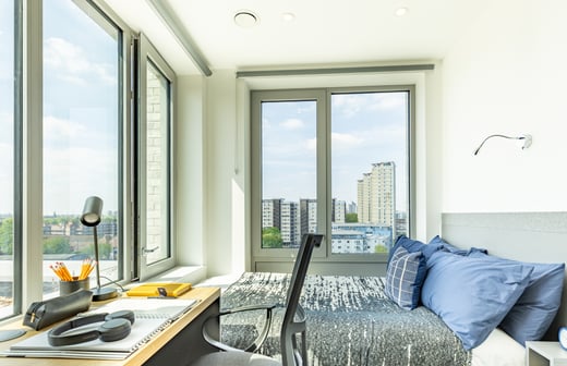 Gold Skyline En Suite